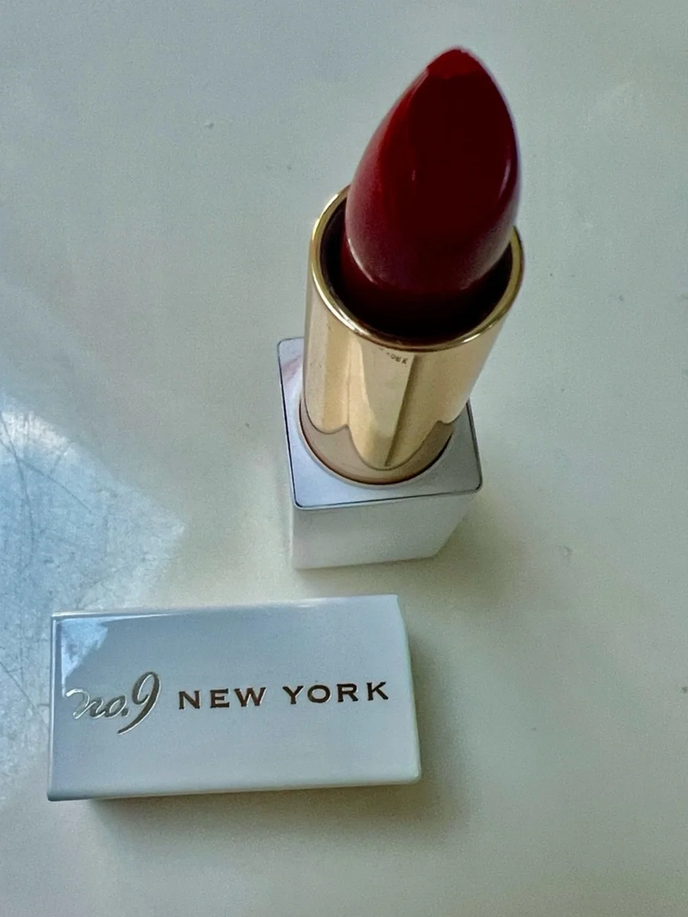 no.9 New York Bond Lipstick - 💄 Nolita Deep Red